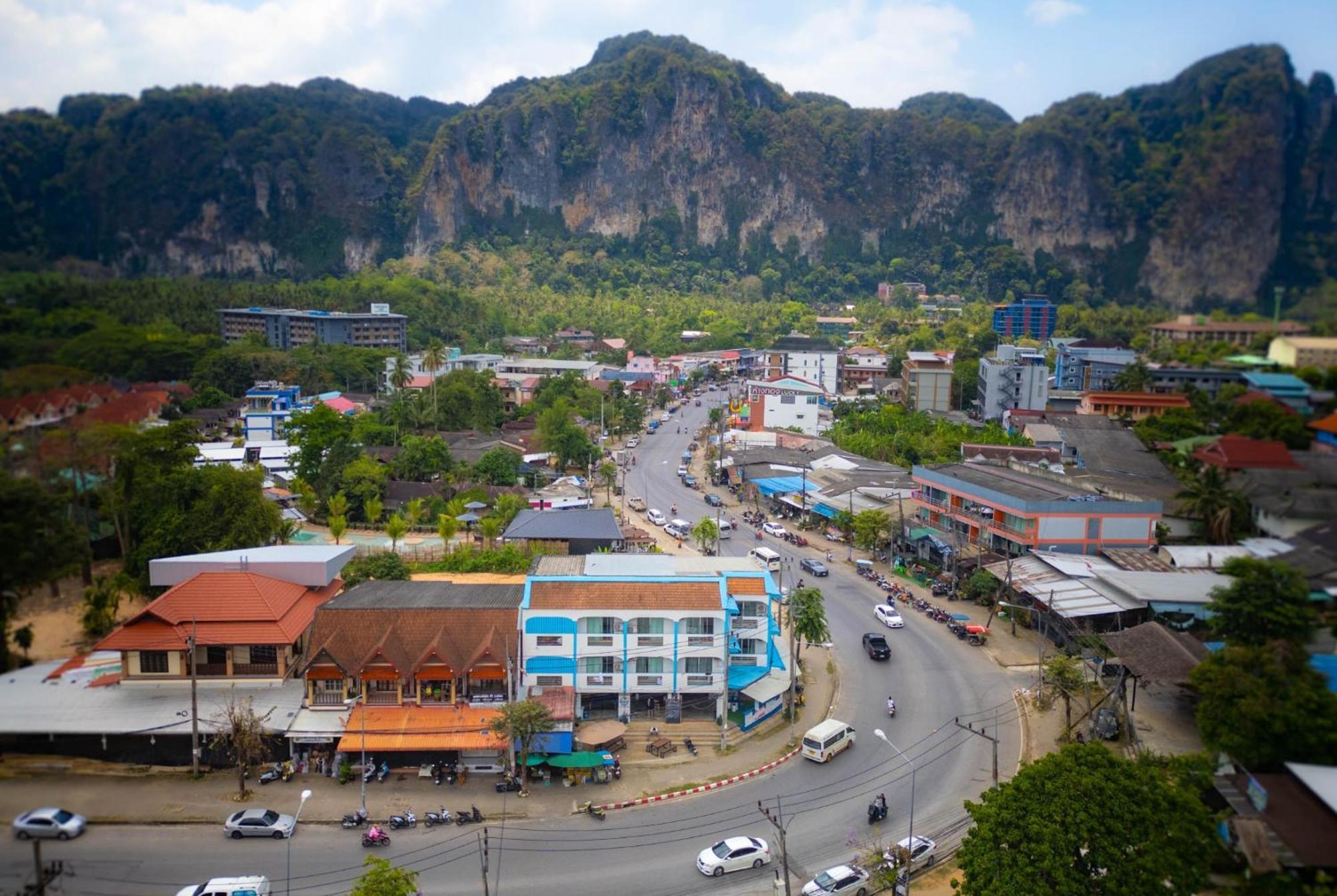 The Hangout Hostel Ao Nang Exterior photo