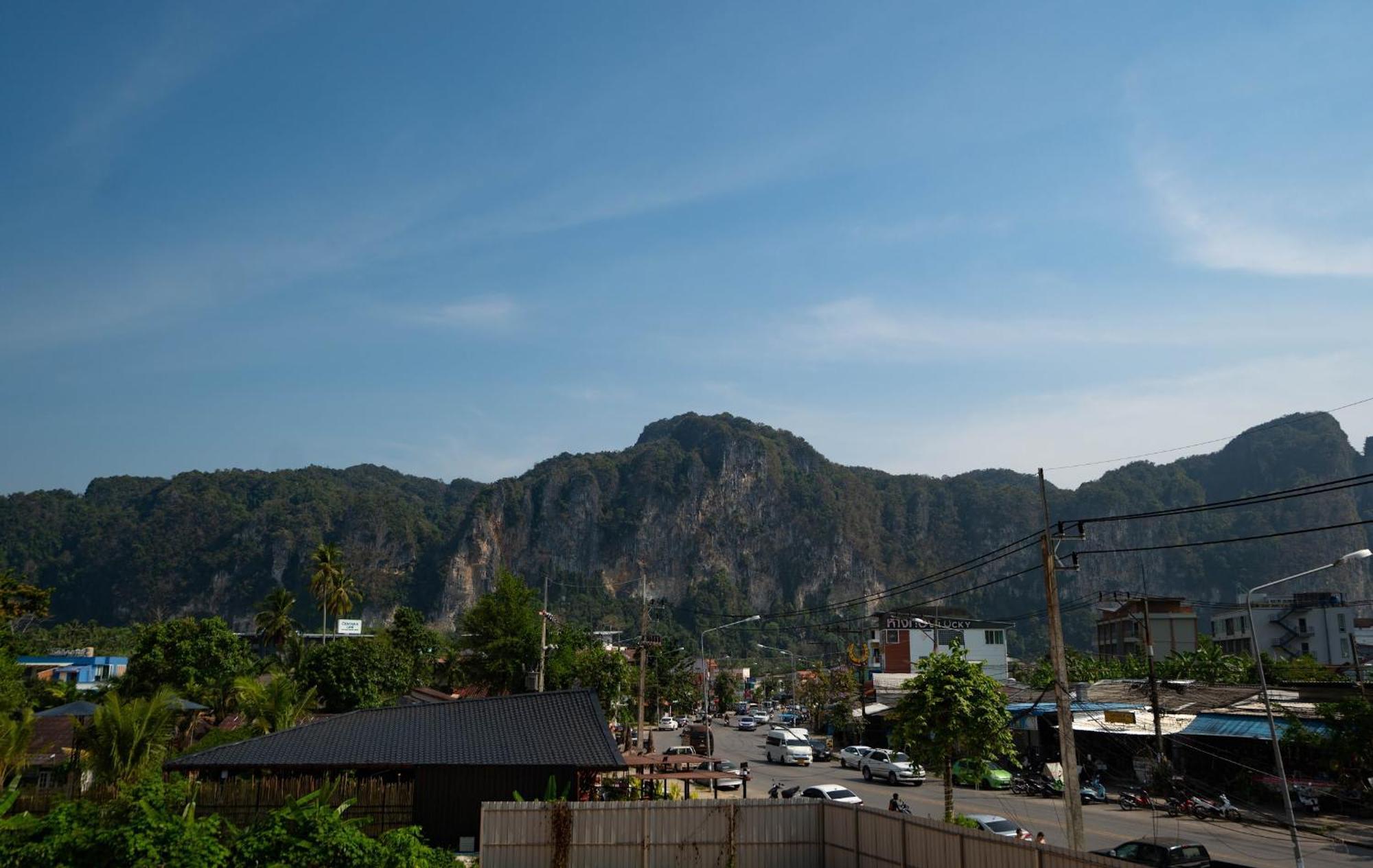 The Hangout Hostel Ao Nang Exterior photo